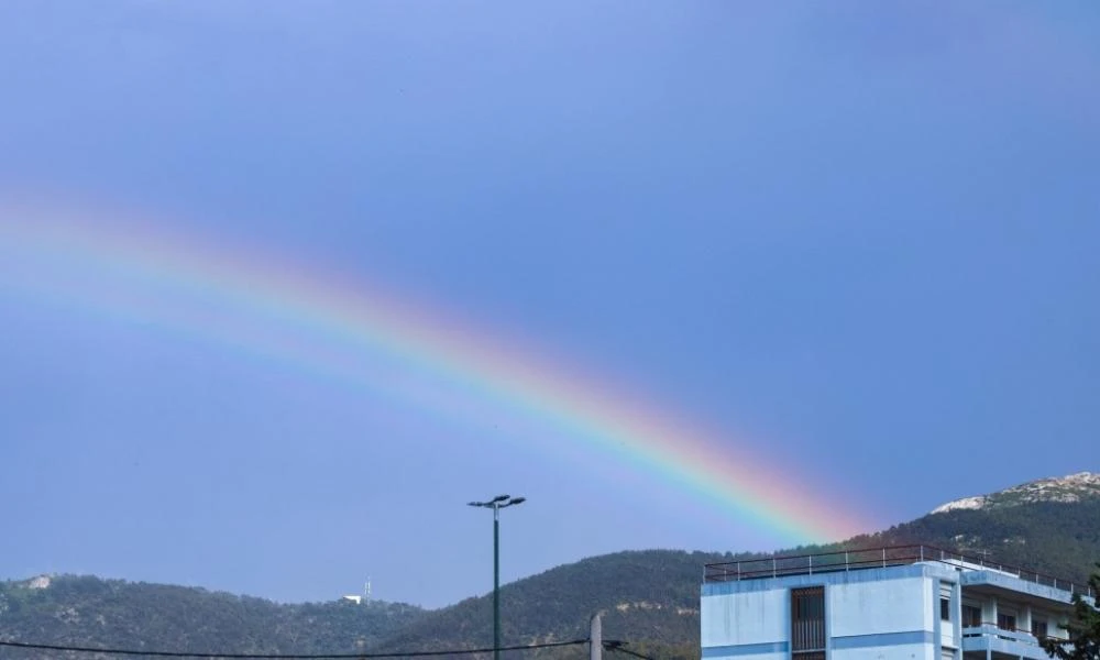 Το άκρως εντυπωσιακό και σπάνιο τριπλό ουράνιο τόξο στο Γουδή